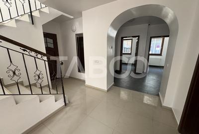 Casa individuala pretabila comercial / birouri 7 camere Central Sibiu - 2