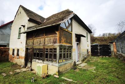 Casă cu demisol și parter, teren 395 mp, Sat Bradu – Avrig - 1