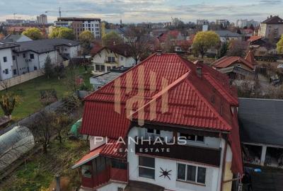 Casă cu 10 camere în Vasile Alecsandri