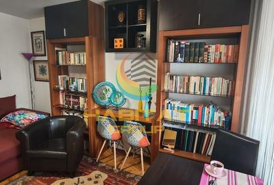 Apartament cu 3 camere semidecomandat, mobilat în Tineretului