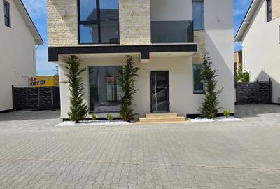 Casă individuală cu 5 camere în Bragadiru