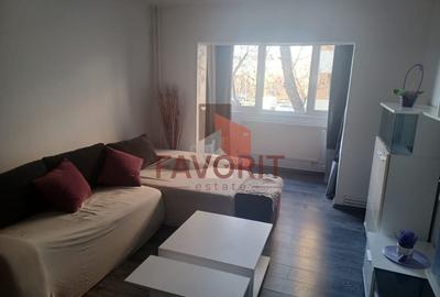 Apartament cu 3 camere decomandat, mobilat în Girocului