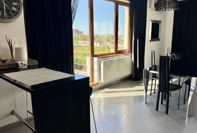 Apartament cu 3 camere semidecomandat în Herăstrău