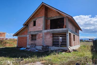 Casa la rosu Sînpetru - Livada - 12