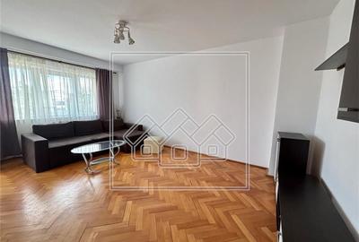 Apartament de vanzare in Sibiu - 3 camere, balcon, pivnita - zona buna - 4