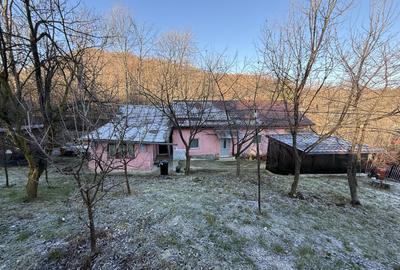 Casa demolabila  și teren 800mp cu toate utilitățile deschidere 26,5mp - 26