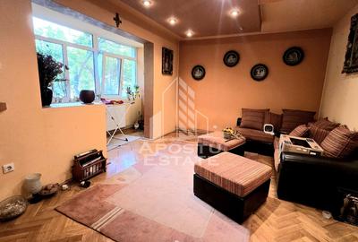 Apartament 4 camere, 2 bai, centrala, etaj 1, Circumvalatiunii - 1