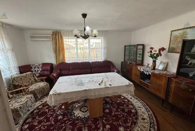 De Vânzare - Casă, Strada Griviței - 8