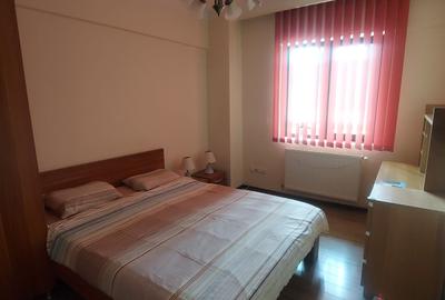 Inchiriez apartament 3 camere situat pe Mihai Viteazu, in bloc nou