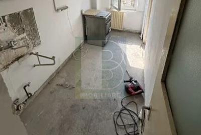 Garsoniera,Nerva Traian METROU Timpuri Noi,bl.1990,et.4/8,DECOMANDATA,Libera! - 2