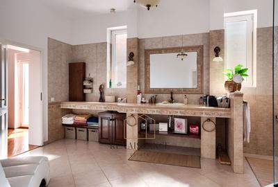 Timisoara - Girocului Vila 12 Camere 4 Bai | 497mp Utili 1373mp Teren - 7