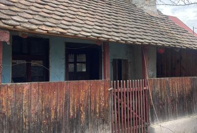 Casa veche cu sura zona linistita - 10
