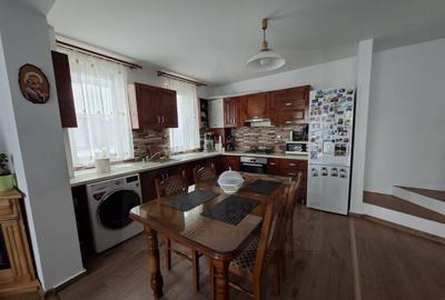 Casa moderna 4 camere 2 bai curte si parcare privata in Arhitectilor - 9