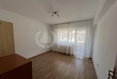 Apartament cu 2 camere semidecomandat, mobilat în Florești