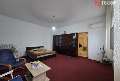 Casă individuală cu 20 camere în Pârneava