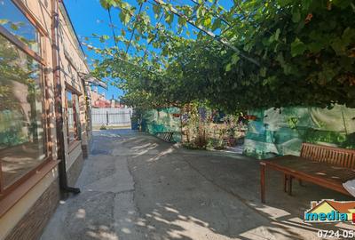 Casă de închiriat cu curte – Piața Centrală, ideal locuință sau sediu firmă - 2