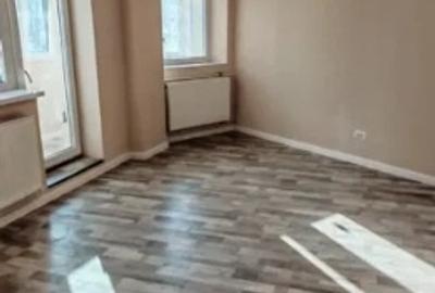 Apartament cu 3 camere decomandat în Apărătorii Patriei