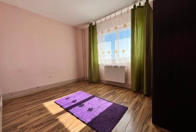 Apartament doua camere decomandat, confort I, etaj intermediar, Tractorul.