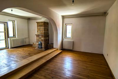 Complex imobiliar format din 2 Vile si un teren generos de 3659Mp - 9