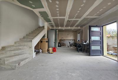 Vanzare casa Parter + 2Etaje - 6 camere - zona Antiaeriana - 1