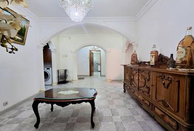 Apartament cu 4 camere decomandat, mobilat în Doamna Ghica