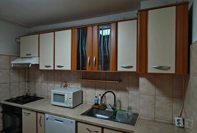 Inchiriez apartament 3 camere, et. 2, centrala proprie,2 bai- Complex Studentesc - 7