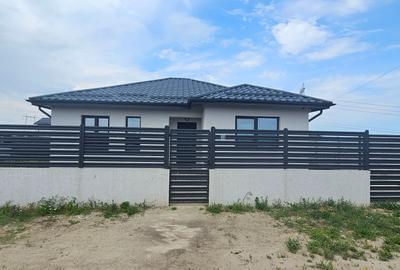 Casă individuală cu 3 camere în Berceni