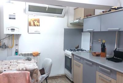 Apartament 3 camere Polivalenta cu lift nou