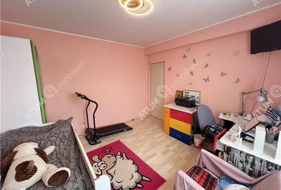 Casa 3 camere 2 bai terasa si curte zona Calea Cisnadiei din Sibiu - 10