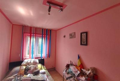 Caransebes, 4 Cam., Dec., Et.2, Zona Pipirig - 9