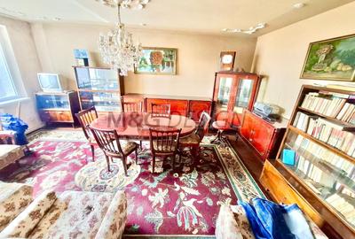 Apartament cu 4 camere semidecomandat în Central