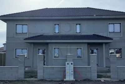 Duplex cu 4 camere în Moșnița Nouă