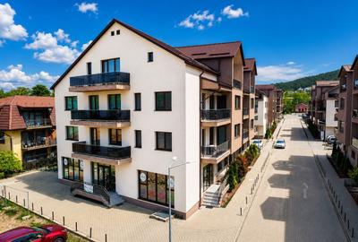 Apartament cu 3 camere semidecomandat în Florești