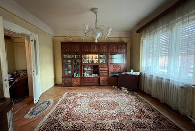 Casă cu 5 camere, acces auto, gaz, central, Salonta, Bihor. - 1