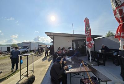 Spatii comerciale + Afacere la Cheie in targurile saptamanale(Tescani,Livezi) - 2