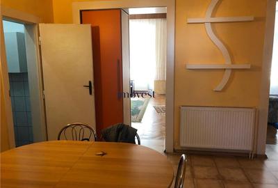 De inchiriat: Apartament la casa in zona Centrala - 3