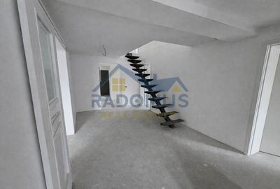 Vila Tătărani - 280 mp utili - 500 mp Teren - 8 Camere + 4 Băi - 9