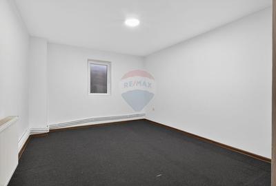 Apartament spațios la casă, renovat, ultracentral Pecica - 8