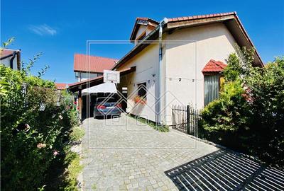 Casa de vanzare in Sibiu - 4 camere si 2 bai - cu piscina - 12