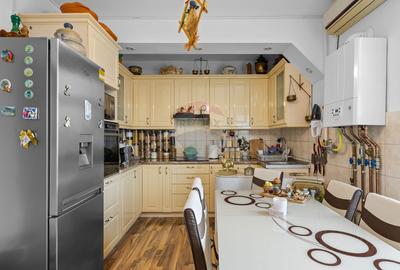 Apartament spațios de vânzare în zonă selectă -Strada Mozart - 14