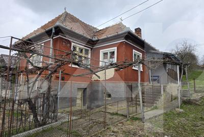Casa + anexe gospodaresti pe teren generos in Rediu, com. Aiton, jud. Cluj - 1