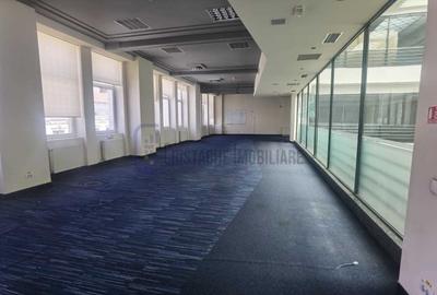 Birou individual si spatii comerciale, P-ța Unirii - 9