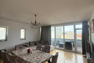 Apartament de închiriat, 3 camere, 72 mp, Central zona Piața Mihai Viteazul - 1