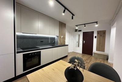 Apartament 3 camere modern, cu terasă și parcare – zonă Centrală - 1