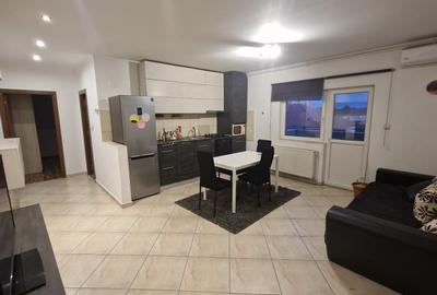 Apartament cu 3 camere semidecomandat în Soarelui