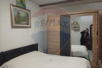 Casă / Vilă cu 6 camere de vânzare - 9