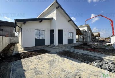 Vila cocheta cu 3 camere, dormitor matrimonall,  incalzire in pardoseala, terasa - 1