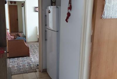 Apartament cu 3 camere semidecomandat în Centrul Civic
