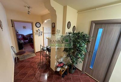 Apartament 3 camere decomandat, 67 mp, 2 băi, Balcon, beci - 1