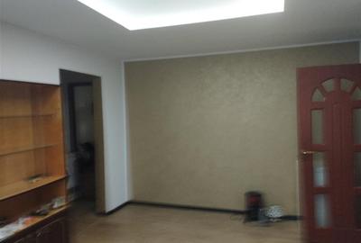 3 camere semidecomandate Republicii - 2
